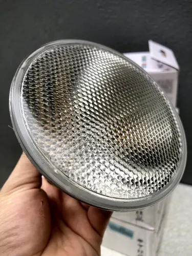 Kit 10 Lâmpadas Halógenas PAR 38, 230 volts, 120 whats, 2700 kelvin (XELUX) - Pouco uso