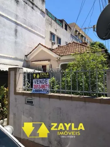 Duas casas no mesmo terreno vaga na garagem à venda na Vila da Penha - Rio de Janeiro, RJ