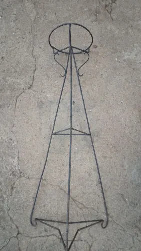 Suporte para Vaso de Planta em Ferro