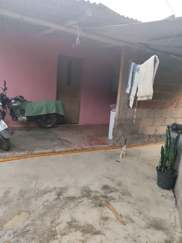 vende se casa á 6Km do centro