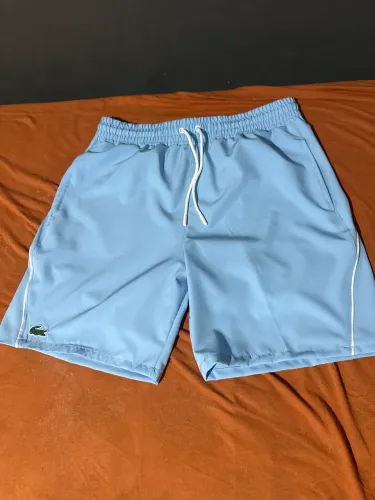 Bermuda Lacoste nunca usada