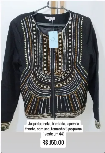 Jaqueta preta bordada com zíper tamanho G