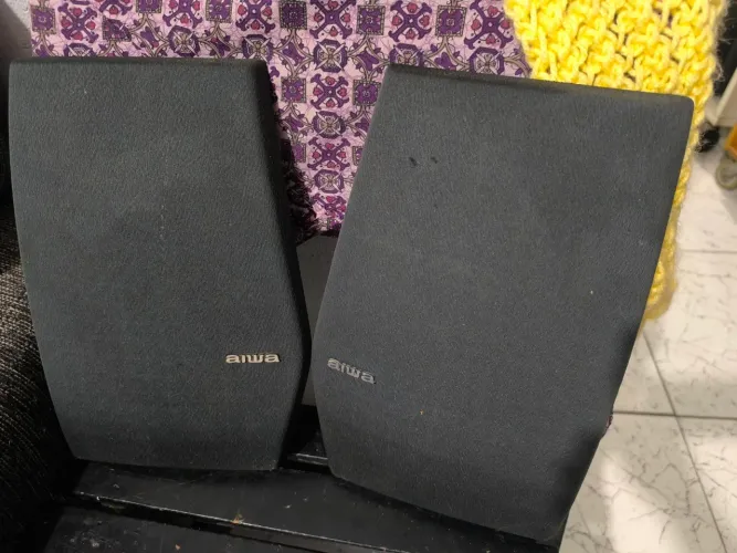 Tela da caixa de som Aiwa modelo S94