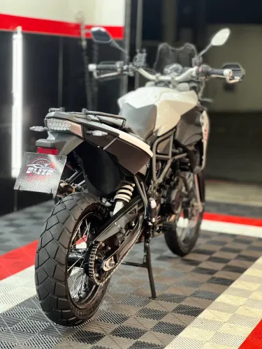 BMW F800GS moto pouco rodada