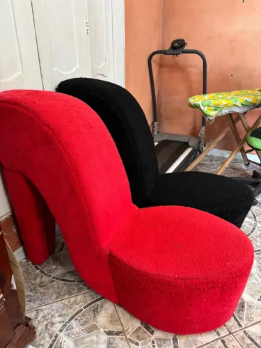 Poltrona em formato de salto alto