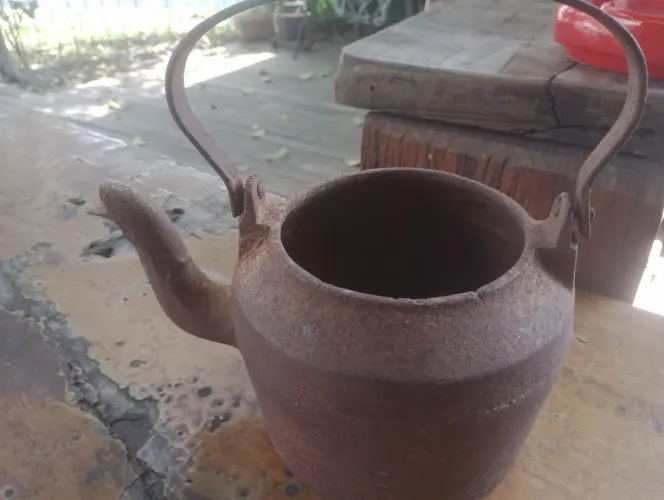 Chaleira de ferro antiga...