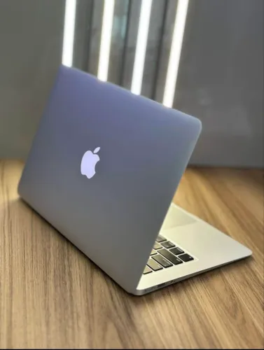 MacBook Air 2017 13.3 8gb de ram 512gb