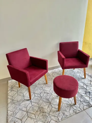 Poltronas alto padrão com Puff por 600 as duas preço top