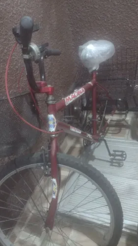 Triciclo adulto com marcha.