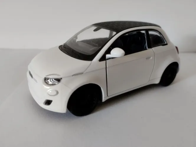 Kinsmart - Miniatura Fiat 500E