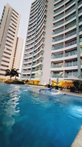 Apartamento luxuoso todo projetado no Condomínio Club Fortaleza Sul, no Edson Queiroz