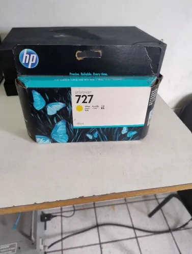 Cartucho de tinta HP DesignJet 727 amarelo