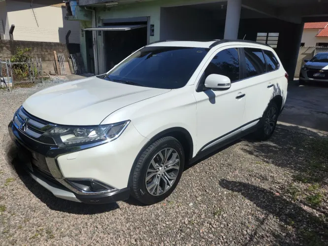 Mitsubishi Outlander 2.2 165cv Diesel Aut. 2016