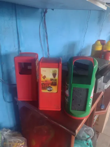 3  un de Dispensers para guardanapos e canudos
