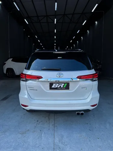 Toyota Hilux SW4 TOYOTA SW4 SRX 7LUG 4x4 2.8 DIESEL 2017, Sem detalhes