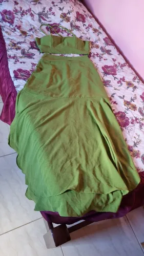 Conjunto saia e cropped
