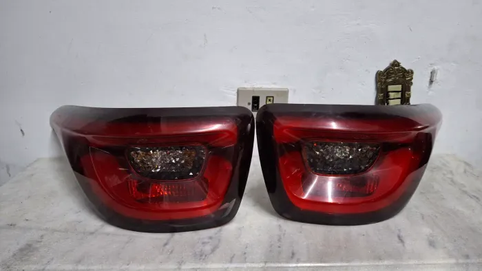 Par de lanternas Fiat toro 2016/2025 original  led