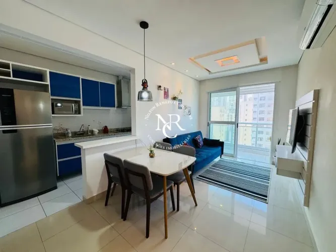 Apartamento á venda com vista para o mar e 1 suíte em Santos-SP