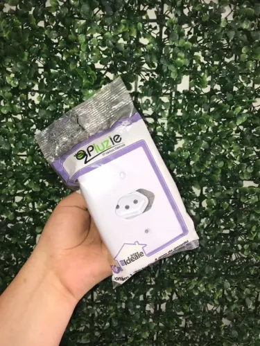 Tomada 10A 250v Pluzie Linha Ideale 3 Pinos Bivolt Elétrica de Parede