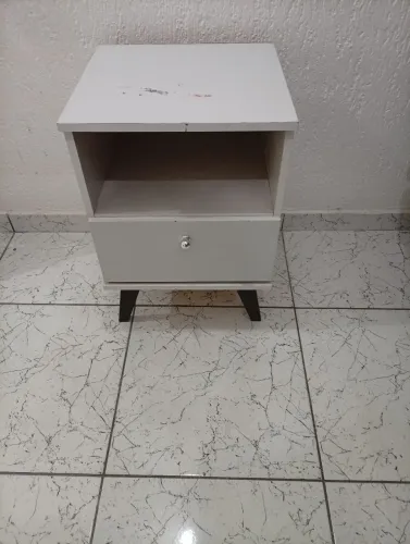 Mesa de cabeceira 