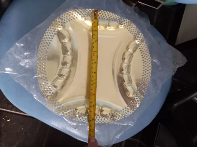 Bandeja Dourada para Servir