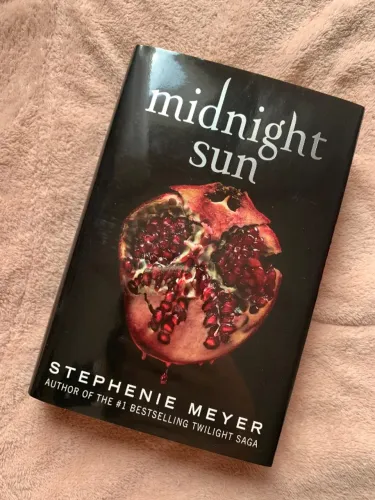 Sol da Meia Noite Midnight Sun Primeira Edição Capa Dura EM INGLÊS 