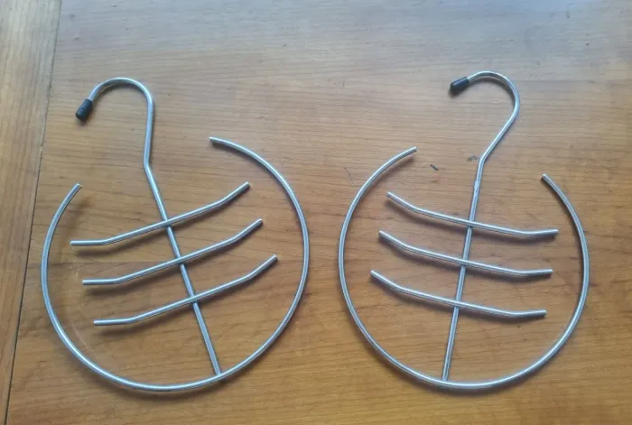 Par de Cabides para Cinto, Gravata, Lenços ou Bijuterias