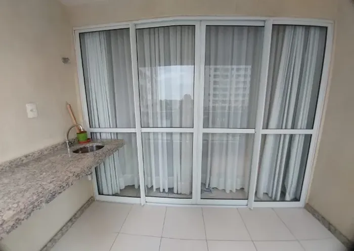 Porta em Esquadria de Alumínio Branco - 04 folhas