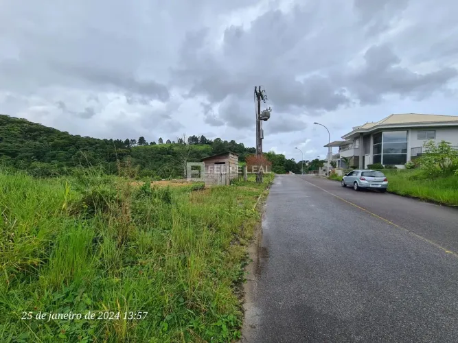 Lote / Terreno em Roçado - São José, SC