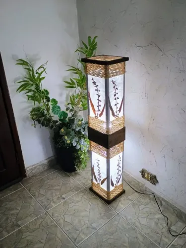 Abajur de chão piso luminária com ideograma japonês rustico sala quarto madeira 1 metro de