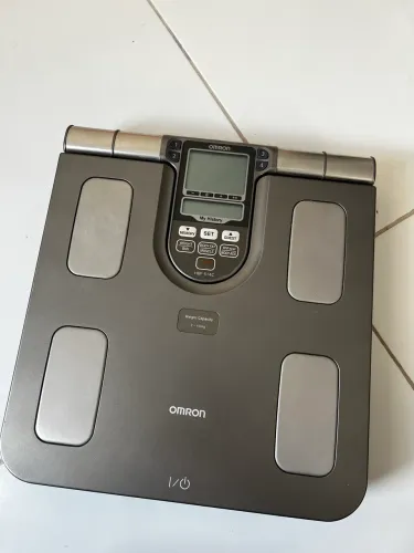 Balança de bioimpedância corporal