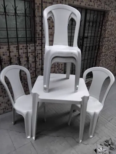 Cadeira Plástica Conjunto 04 + 01 Mesa Sempre Bella Muita Qualidade RL74