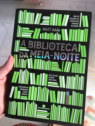 Livro a biblioteca da meia noite