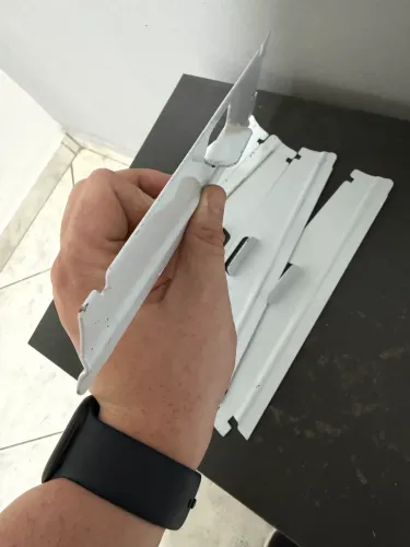 Peças Metálicas Brancas para Prateleira/Expositor - Conjunto