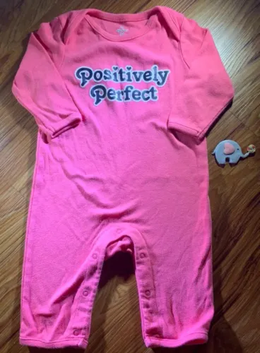 Macacão old navy tamanho 3-6 meses importado (desapego)