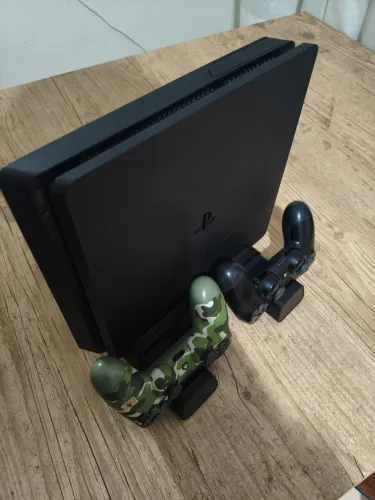 PS4 + 2 CONTROLES ORIGINAIS