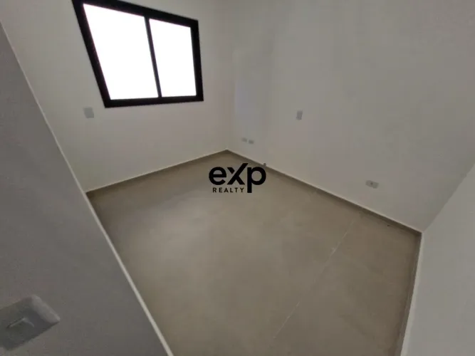Apartamento de 1 quarto à venda com vaga de garagem no bairro Cajuru, em Curitiba.