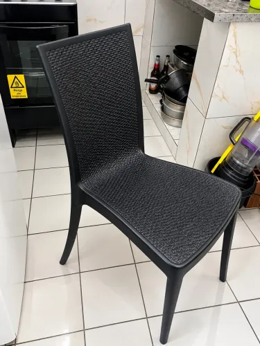 Cadeira tipo Rattan
