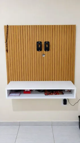 Rack suspenso até 32 polegadas