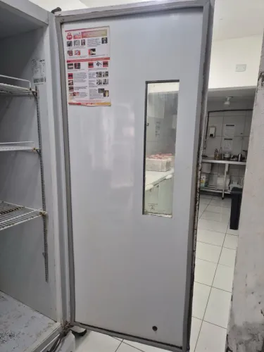 Freezer gelopar vertical 520L