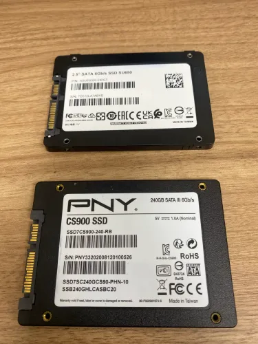 OPORTUNIDADE - 2x SSD SATA III 6Gbs de 240Gb totalizando 480Gbs