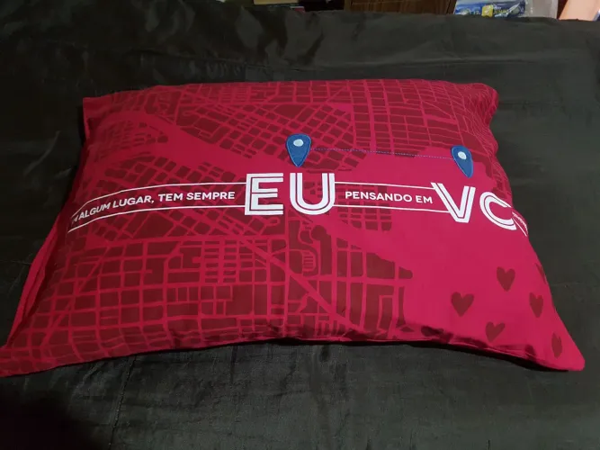 2 Conjuntos de travesseiros e fronhas.