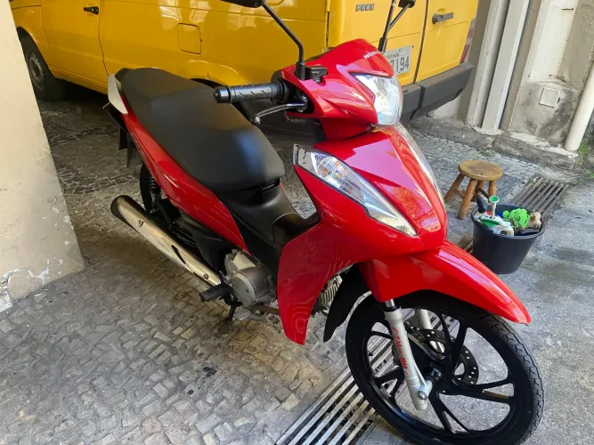 Biz 125 ex 2023 com 10.000 km zero