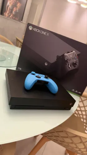 Xbox One X 1TB