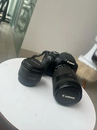 Vendo câmera Cânon EOS Rebel T3i
