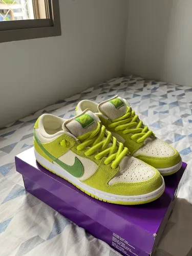 Nike SB Dunk Low Pro Sour Apple