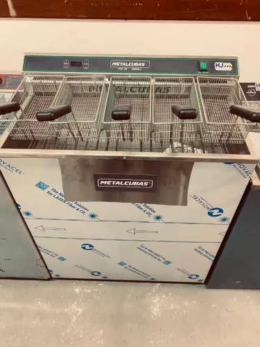 NZ.  Fritadeira elétrica 30 Litros 10.000w 5 cestos METALCUBAS 