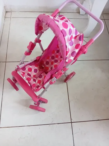 Carrinho de boneca 30,00