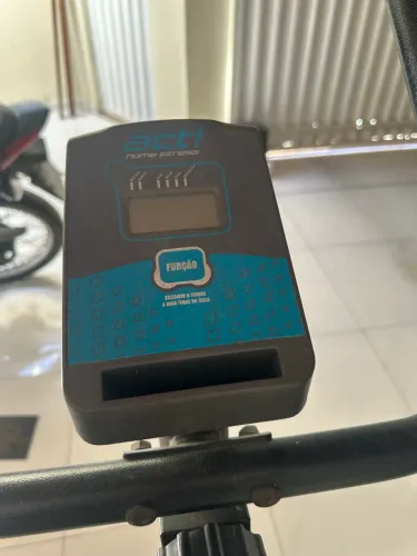 Bike ergométrica pouco usada - Ótimo estado!