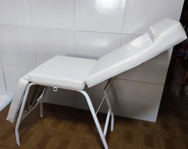 Mesa estética média com manta térmica